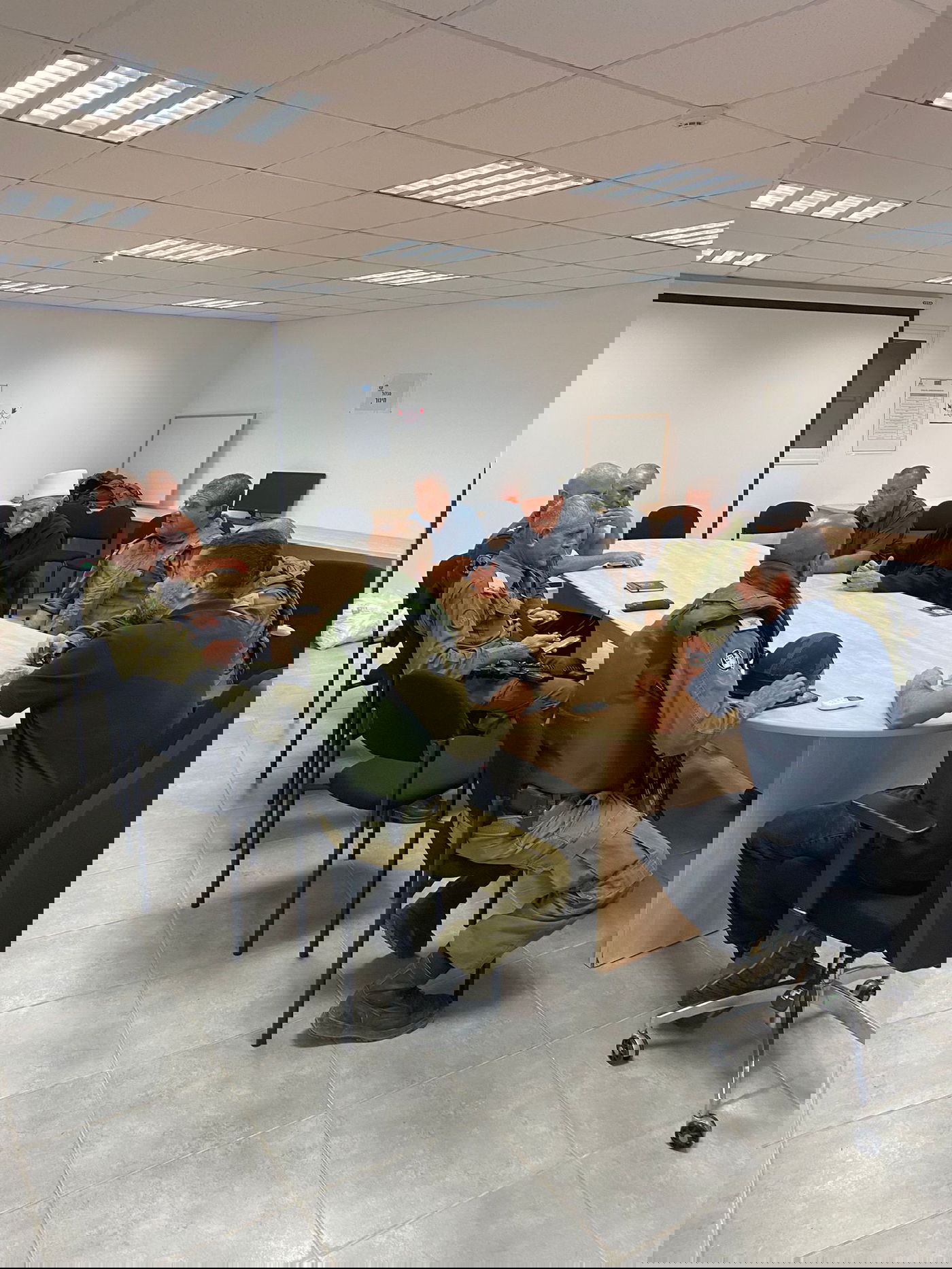 הערכת המצב, הערב