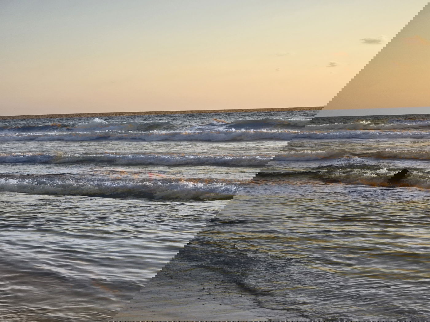 חבית הנפט בחוף אשדוד