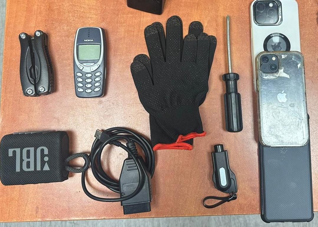 הציוד שנתפס ברשות החשודים