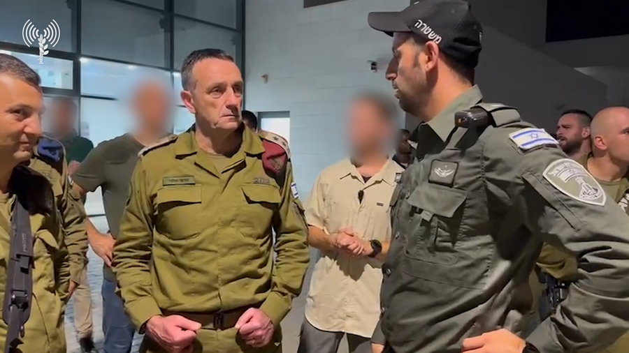 הרמטכ"ל בבית ליד