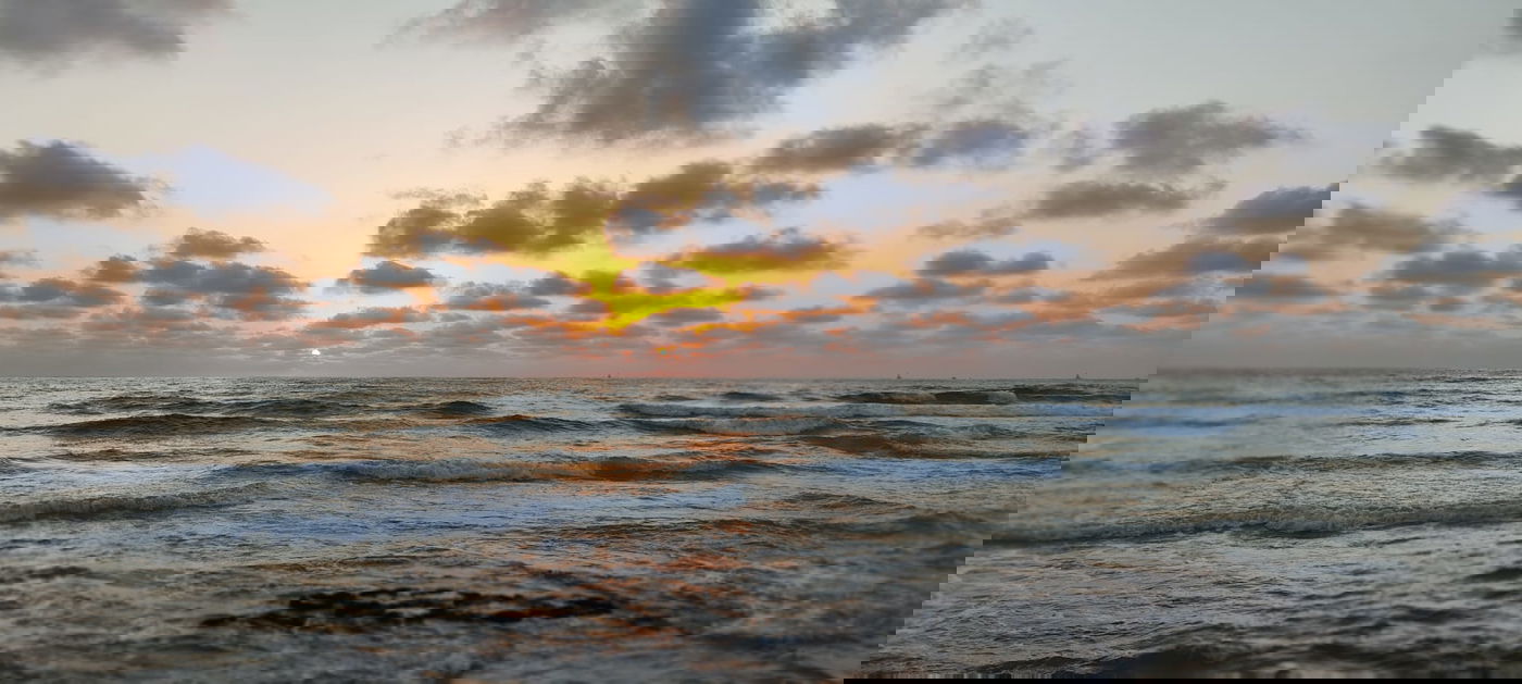 שקיעה מעל הים בתל אביב