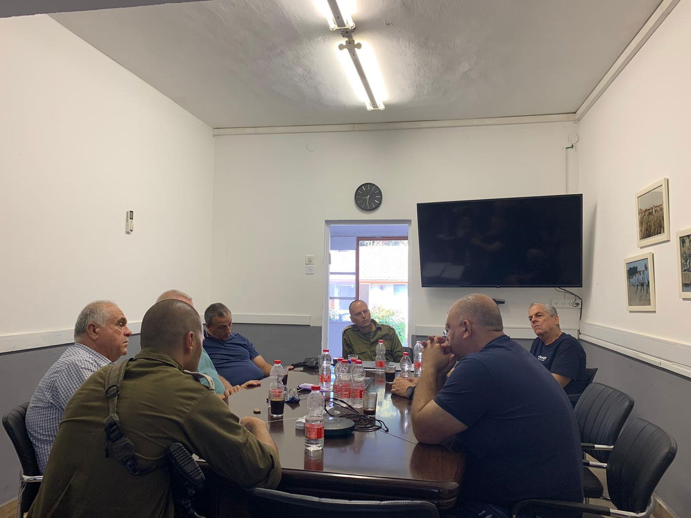 מפקד עוצבת הגליל עם ראשי הרשויות בצפון