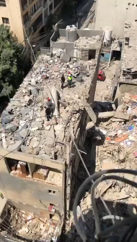 הבניין שהופץ במהלך חיסול פואד שכר ברובע הדאחייה בביירות