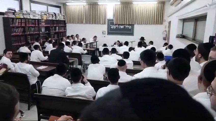 הגר"מ גריינמן בישיבת קרית מלך