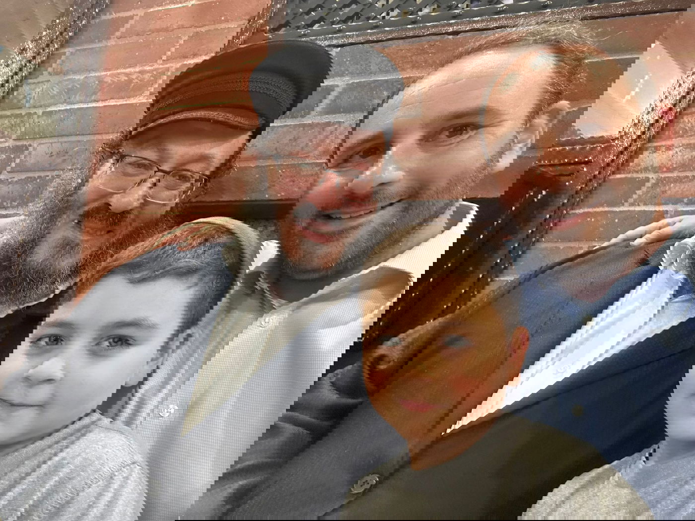 הקוויטעל התקבל - חבר הפרלמנט הבלגי בא להודות בציון