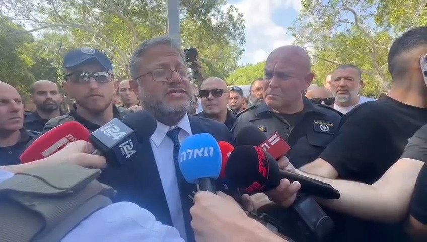 השר איתמר בן גביר בזירה