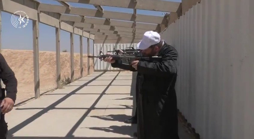 צפו באימוני כיתת הכוננות של גור במטווח בערד