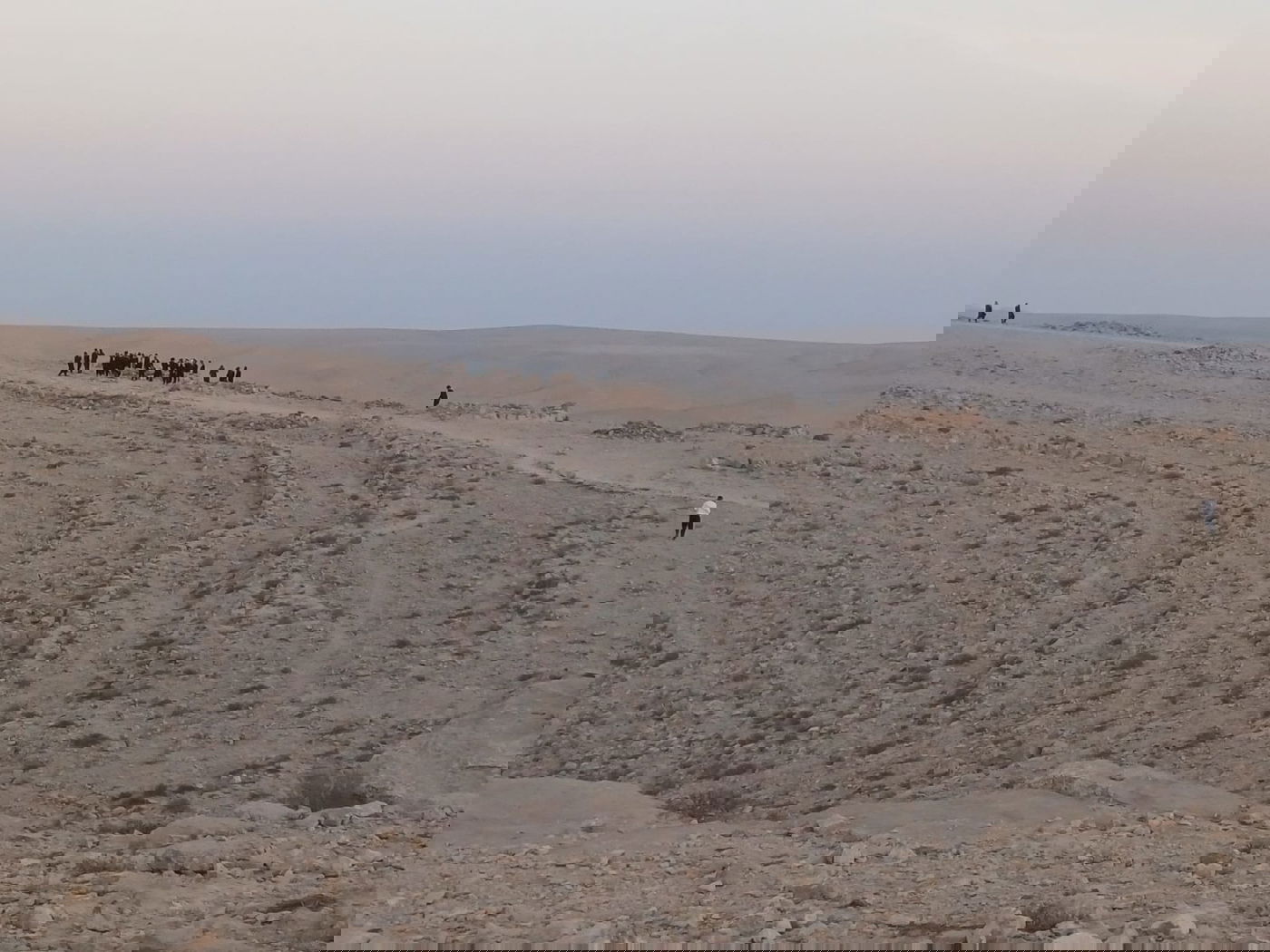 הר רמון בהר הנגב - אחד האתרים בעבר הירדן המערבי לזיהוי קבר אהרן הכהן, היום