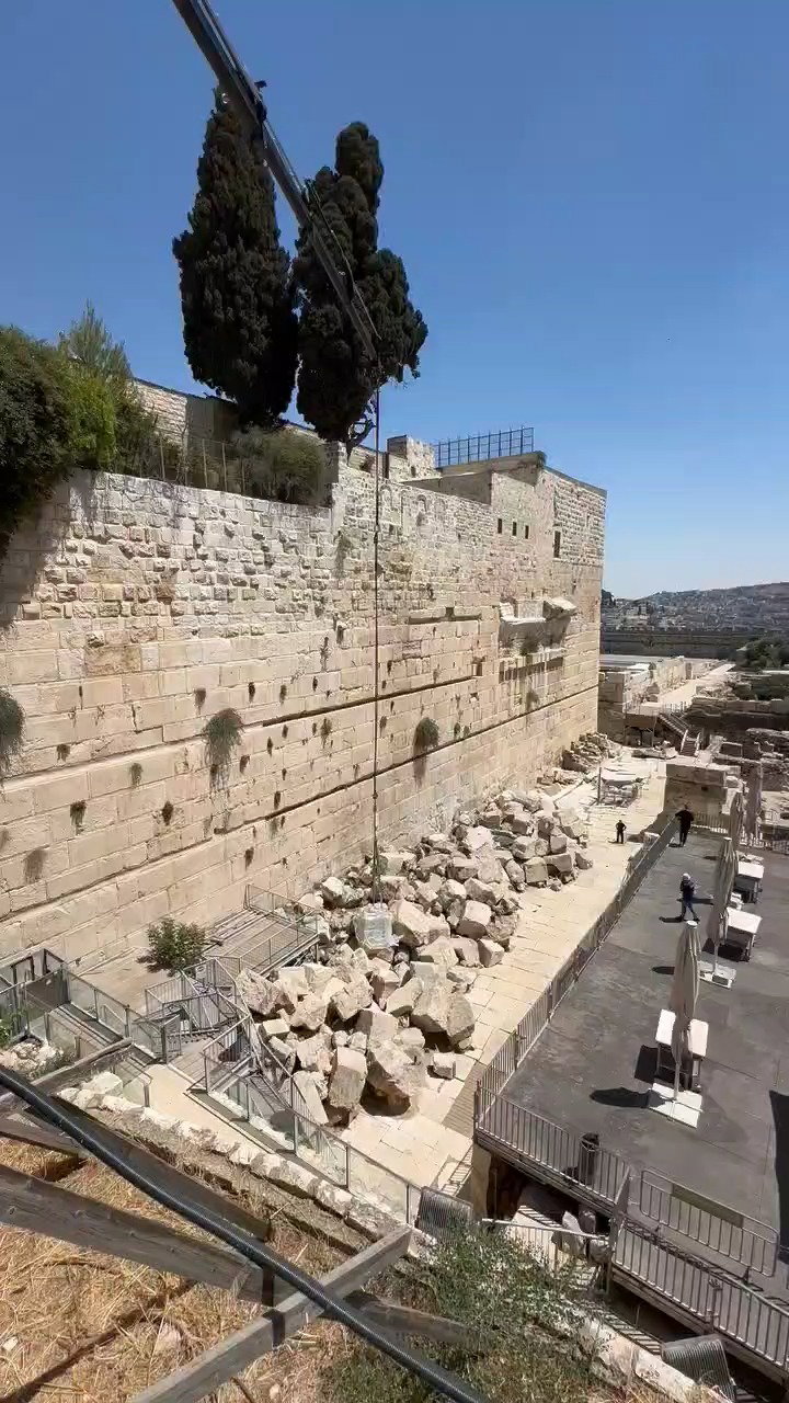גניזת אבן הכותל