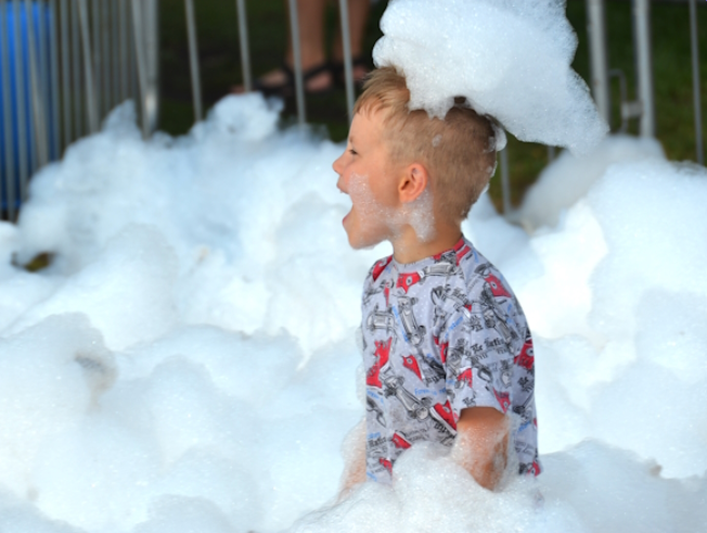 בריכת קצף מגניבה במוזיאון המדע