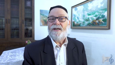 אריה ברונר שר ומדבר על פרשת דברים תשפ"ד