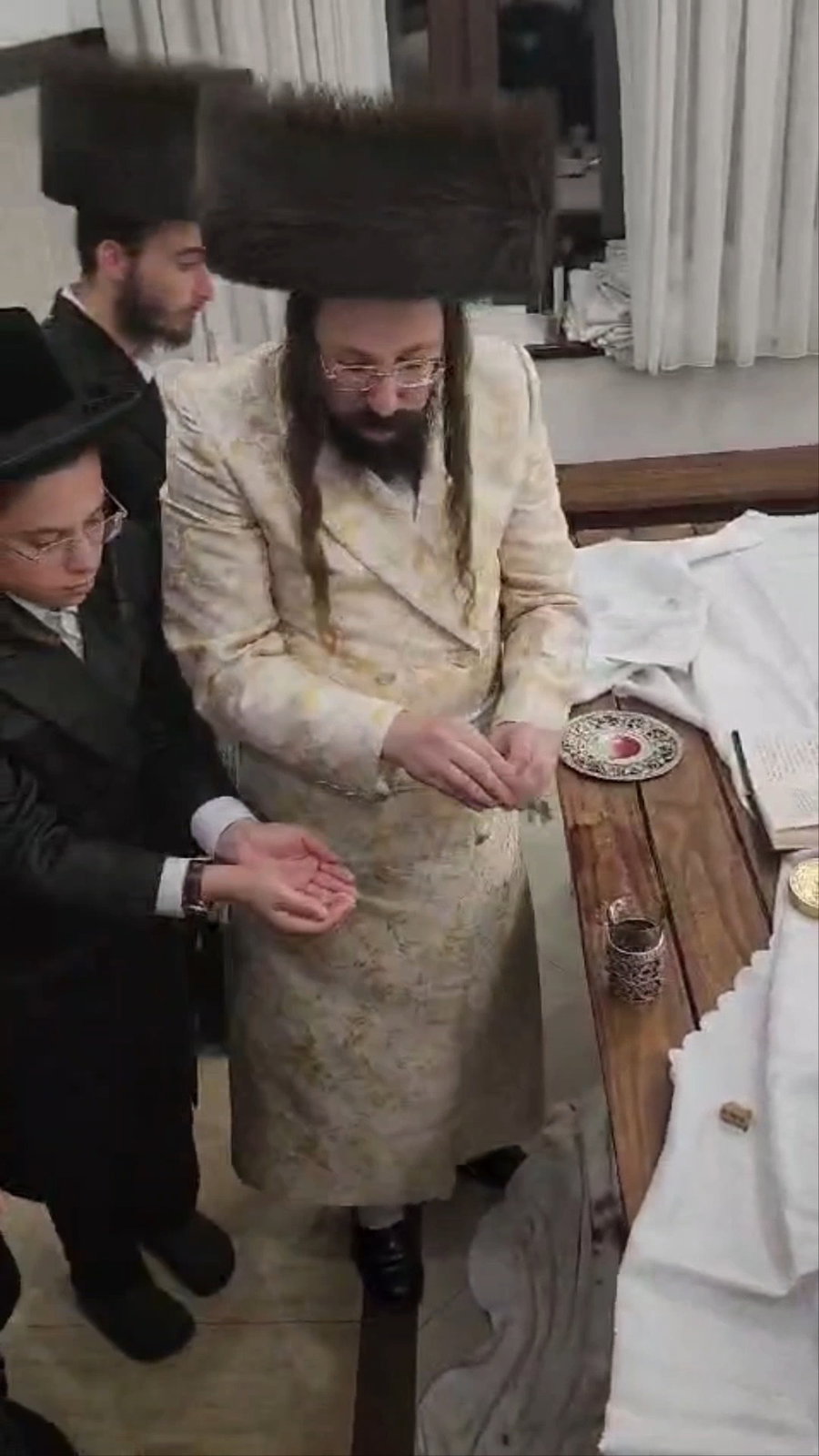 האדמו"ר ממעזבוז בעיירת פרמישלאן