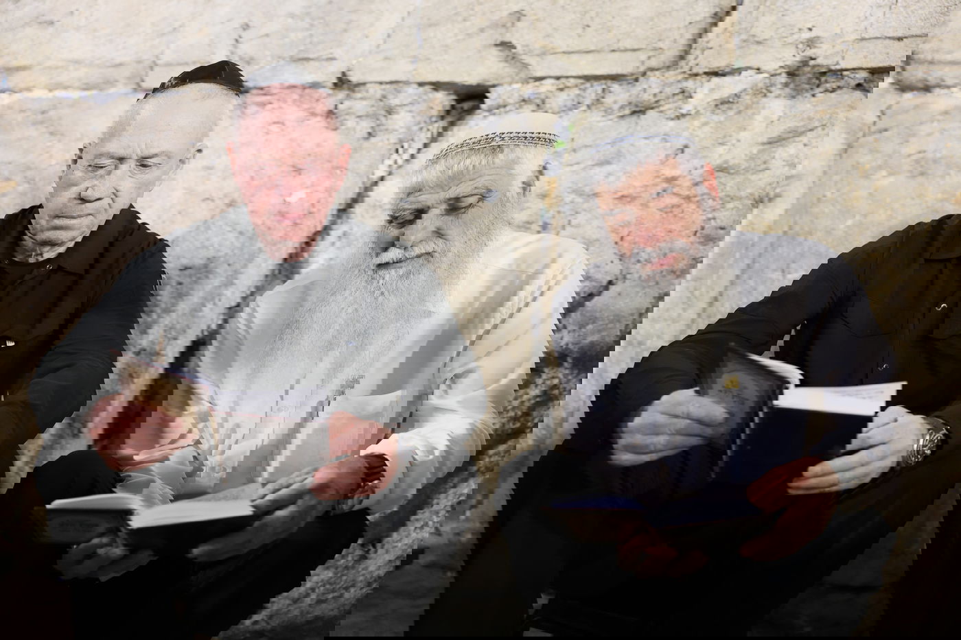 תיעוד ראשון: פוליטיקאים ועמך בית ישראל מתאבלים בכותל