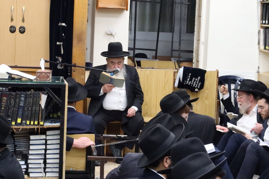 תשעה באב אצל הגר"א סאלים