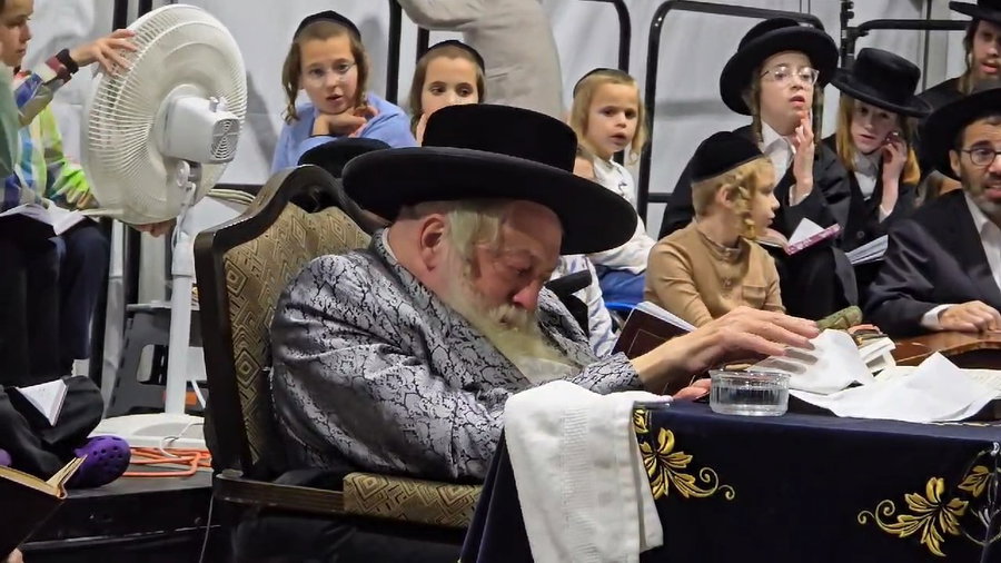 האדמו"ר מתולדות אברהם יצחק בתשעה באב