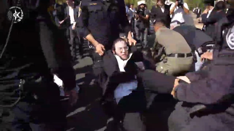 "אלימות חסרת תקדים" | צפו בהפגנה הסוערת בטבריה