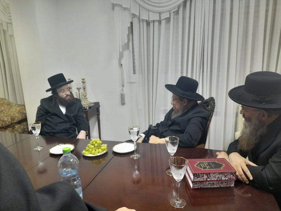 הגר"מ נחשוני אצל האדמו"ר מקאסוב