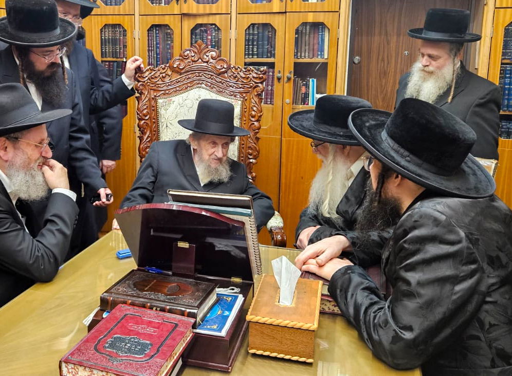 ראש הישיבה הגר"ד לנדו והאדמו"ר מצאנז