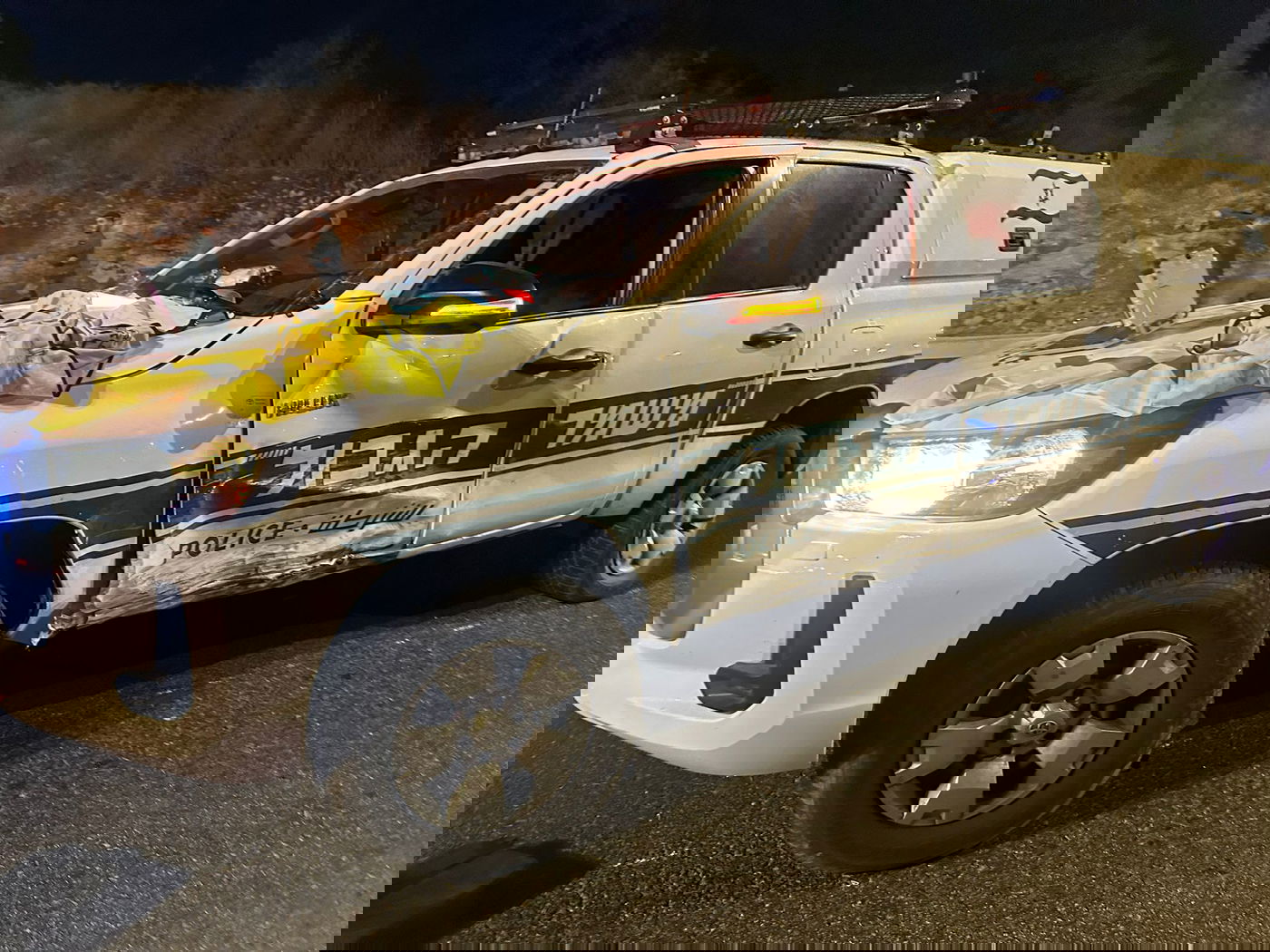 ניידת משבר הגבול שספגה פגיעה מהרכב הגנוב