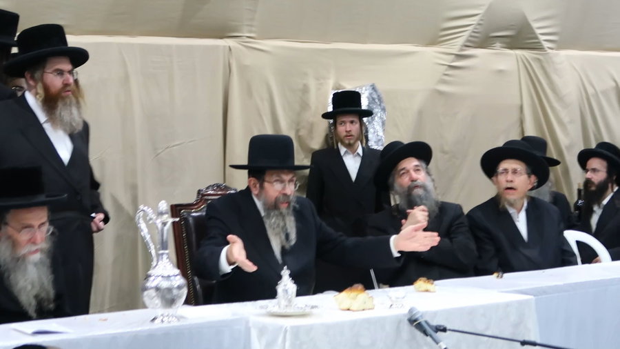 חמשה עשר באב בחצה"ק סטוטשין