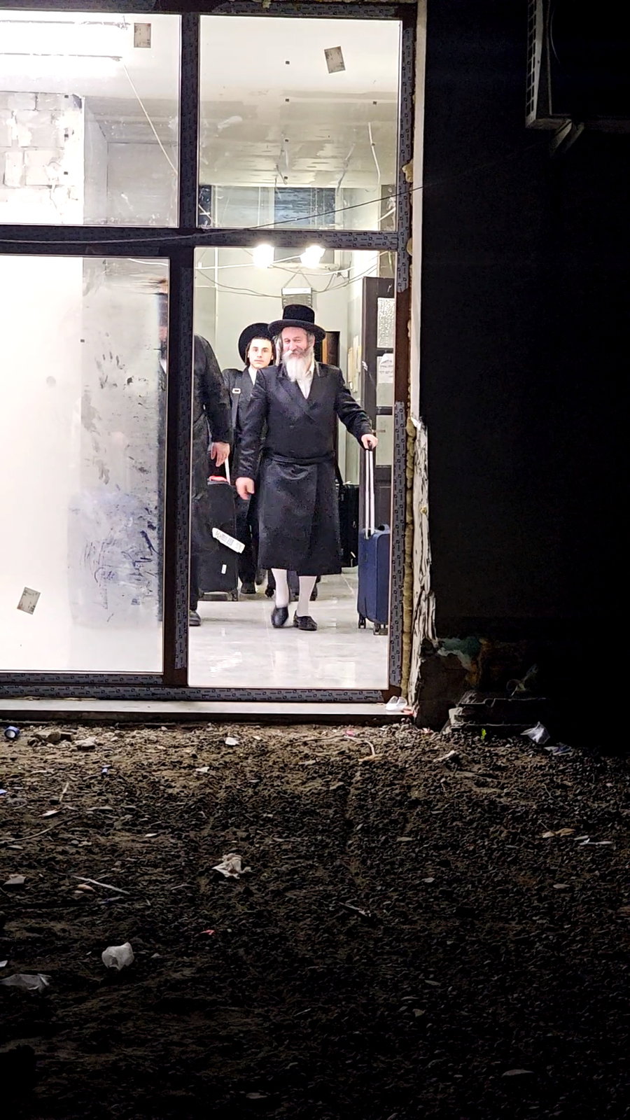 האדמו"ר מרחמסטריווקא ספרינג וואלי, בעיירת דינוב