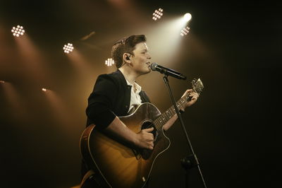 חיים ציפל בסינגל חדש: "קולומבוס"