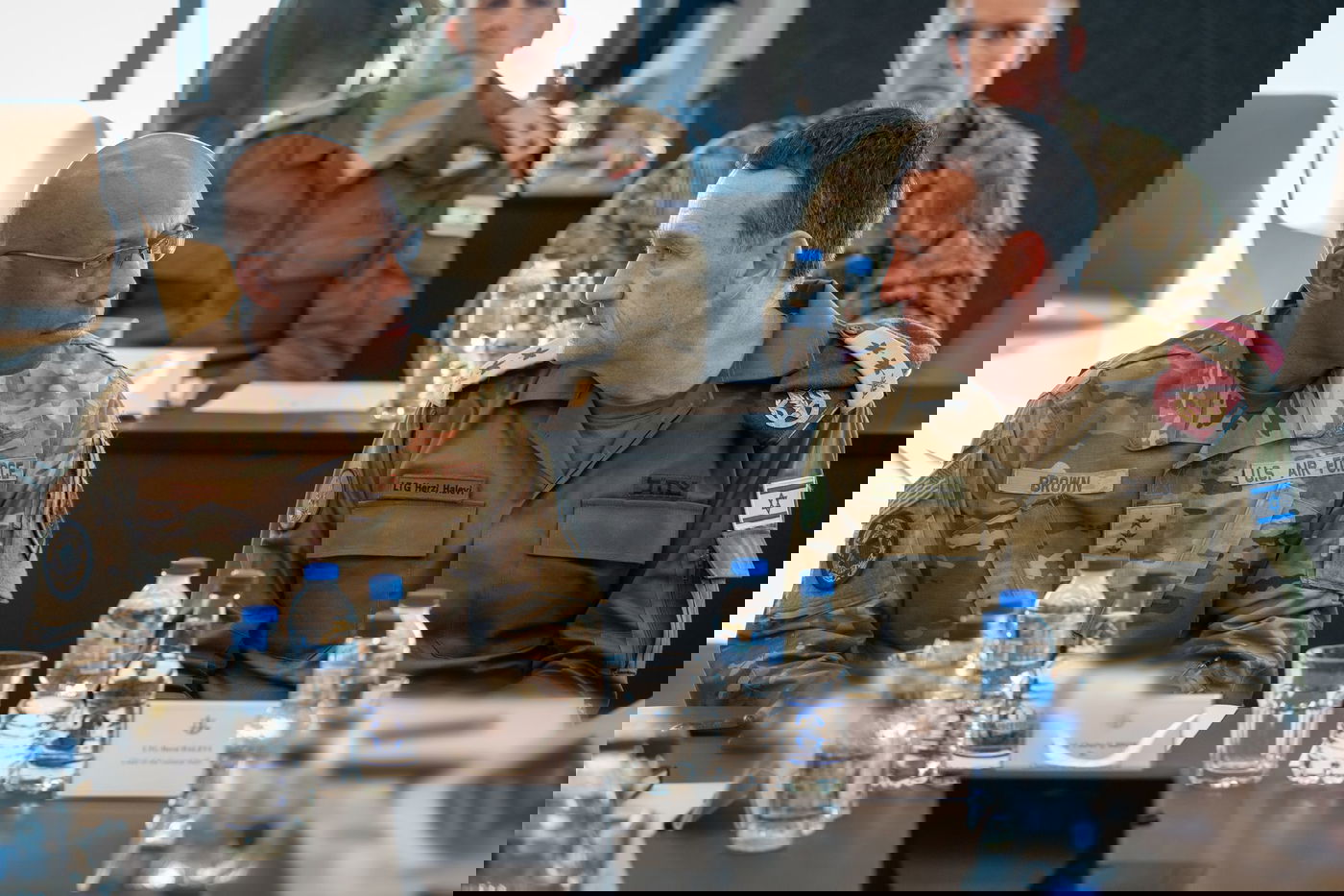 ביקור יו״ר המטות המשולבים של צבא ארה״ב, הגנרל ק. בראון ג׳וניור עם הרמטכ״ל, רב-אלוף הרצי הלוי