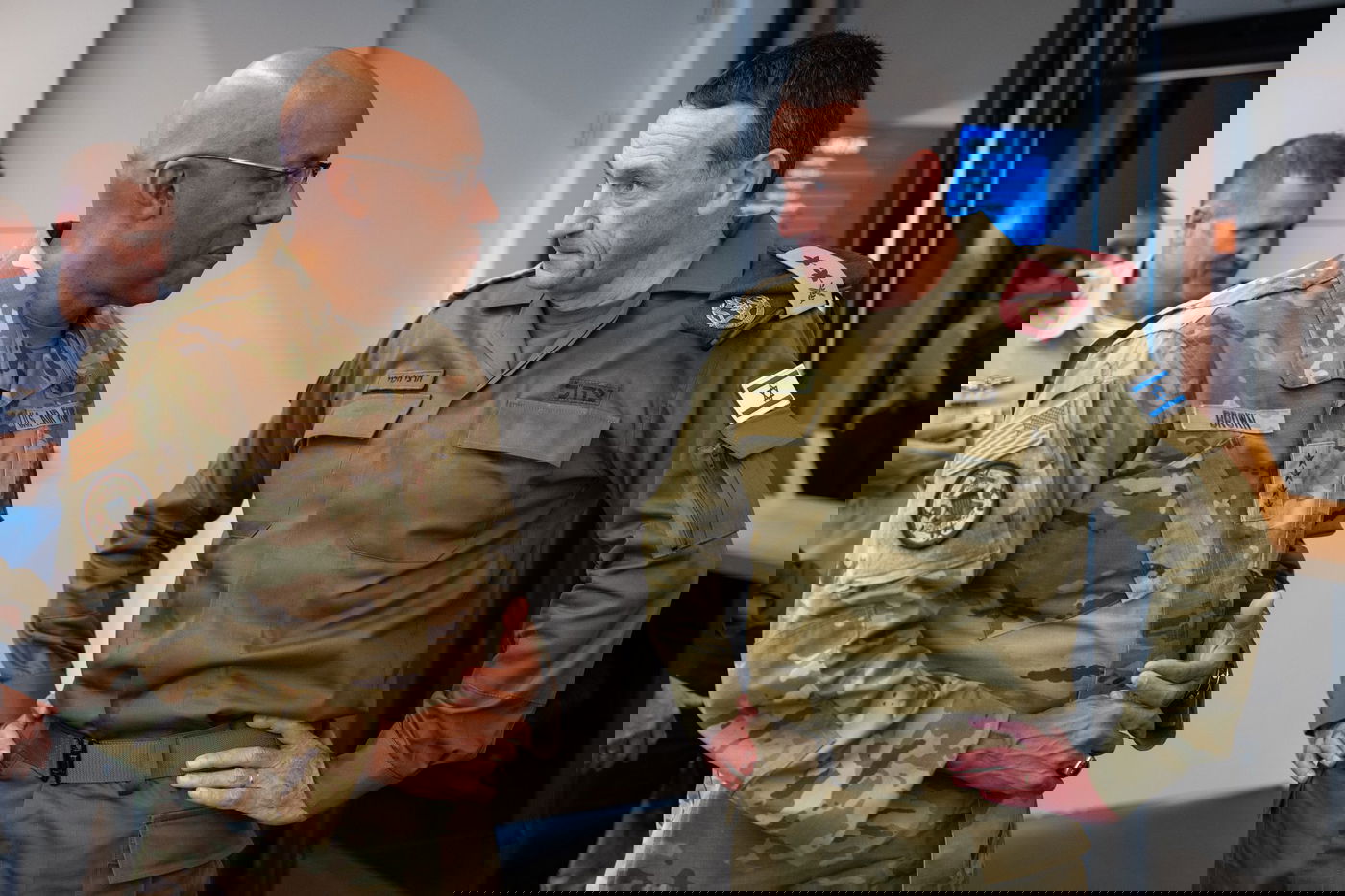 ביקור יו״ר המטות המשולבים של צבא ארה״ב, הגנרל ק. בראון ג׳וניור עם הרמטכ״ל, רב-אלוף הרצי הלוי