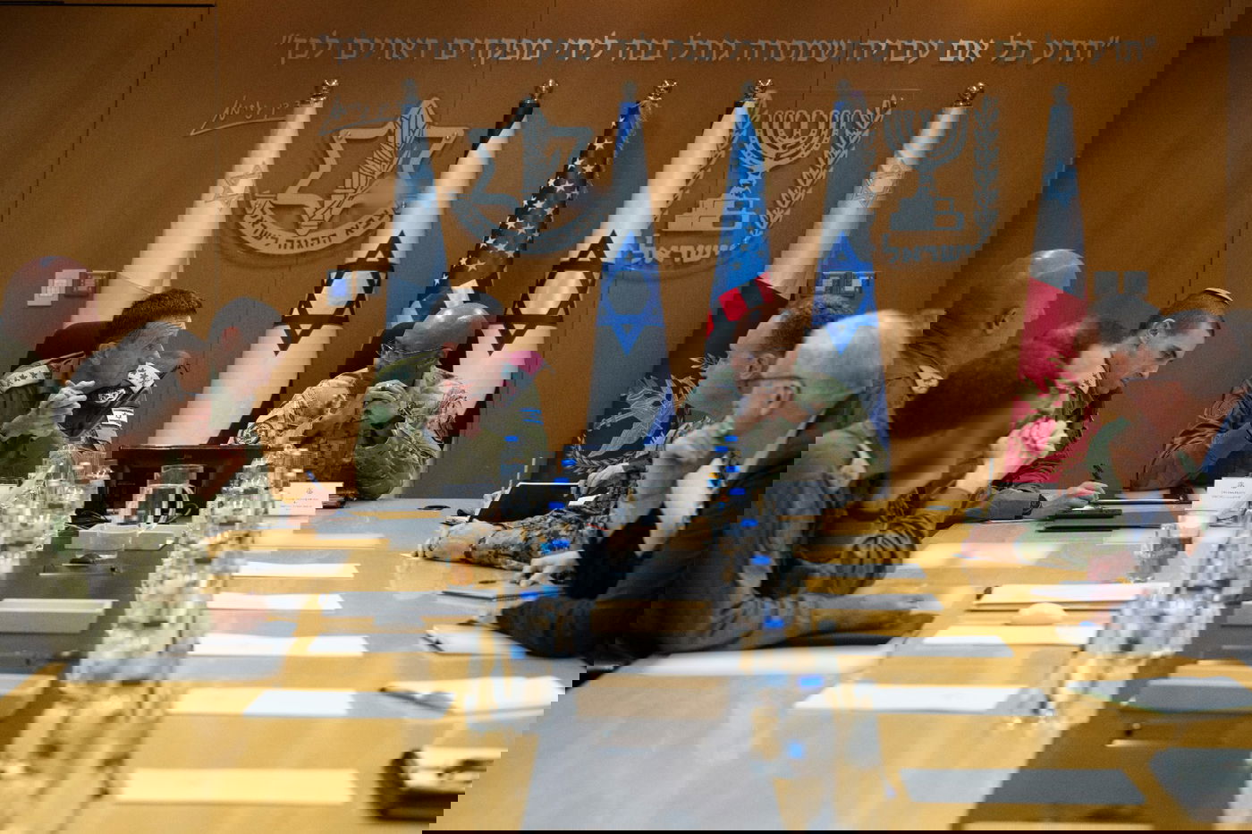 ביקור יו״ר המטות המשולבים של צבא ארה״ב, הגנרל ק. בראון ג׳וניור עם הרמטכ״ל, רב-אלוף הרצי הלוי