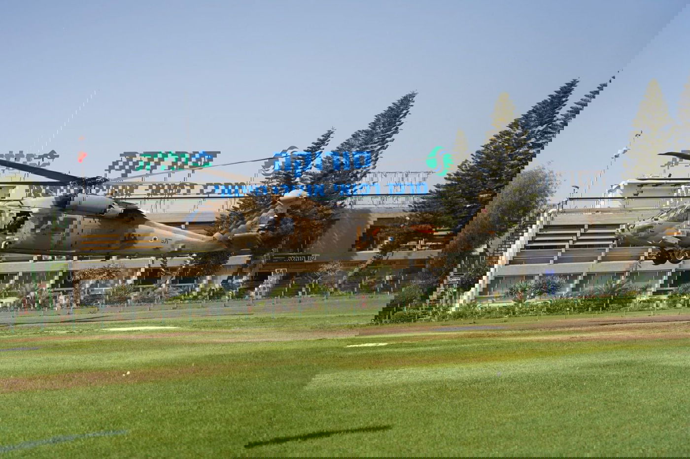 תיעוד מרגש מעזה: כך נראה החטוף עם כוחות צה"ל - רגעים אחרי החילוץ 