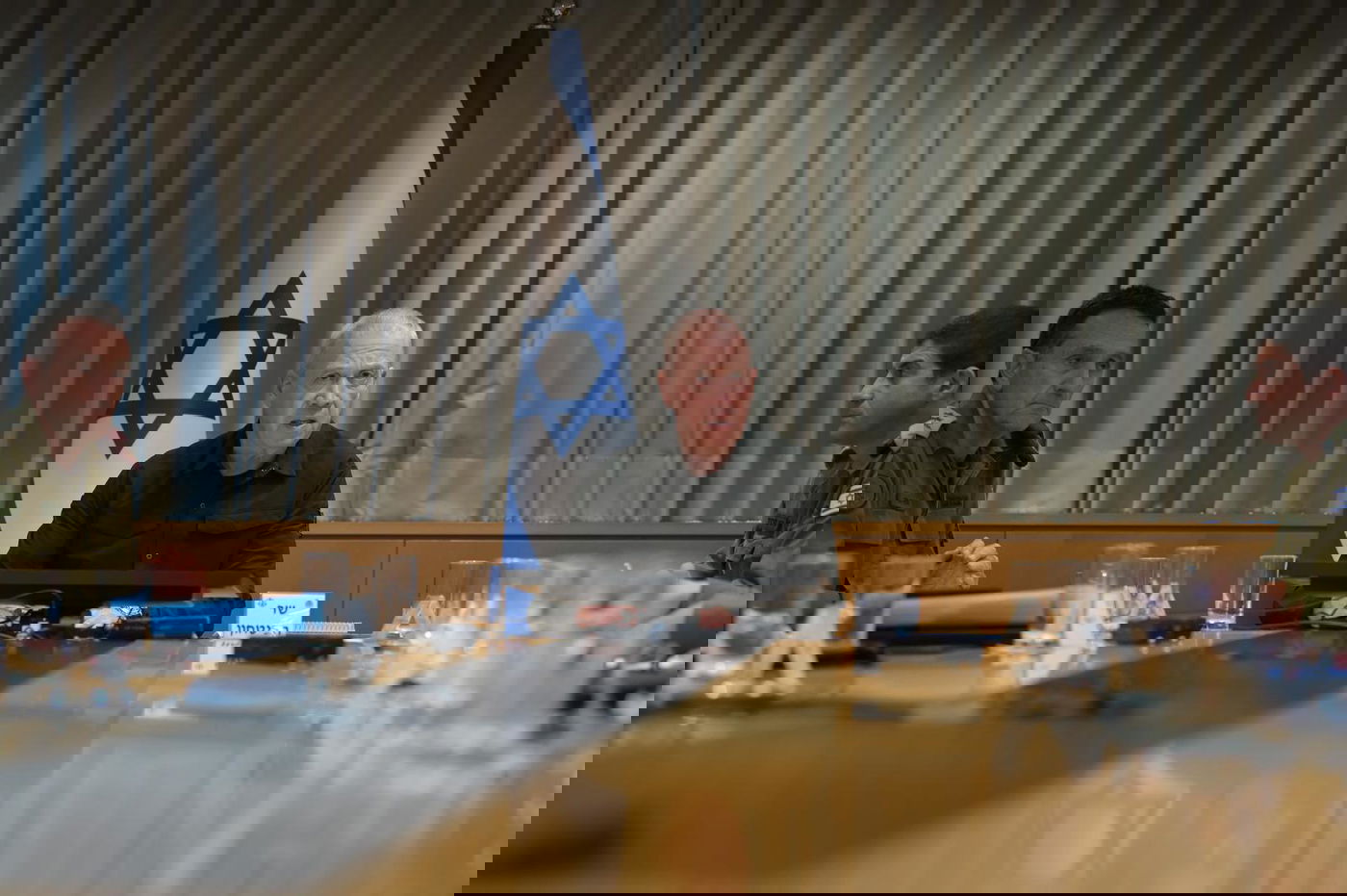 גלנט, בדיון