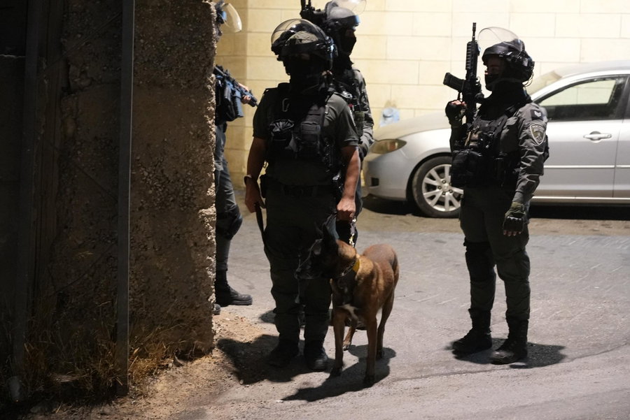 לוחמי מג"ב במבצע חריג סמוך לשכונות חרדיות בירושלים | 9 עצורים ומהומות ענק • תיעוד