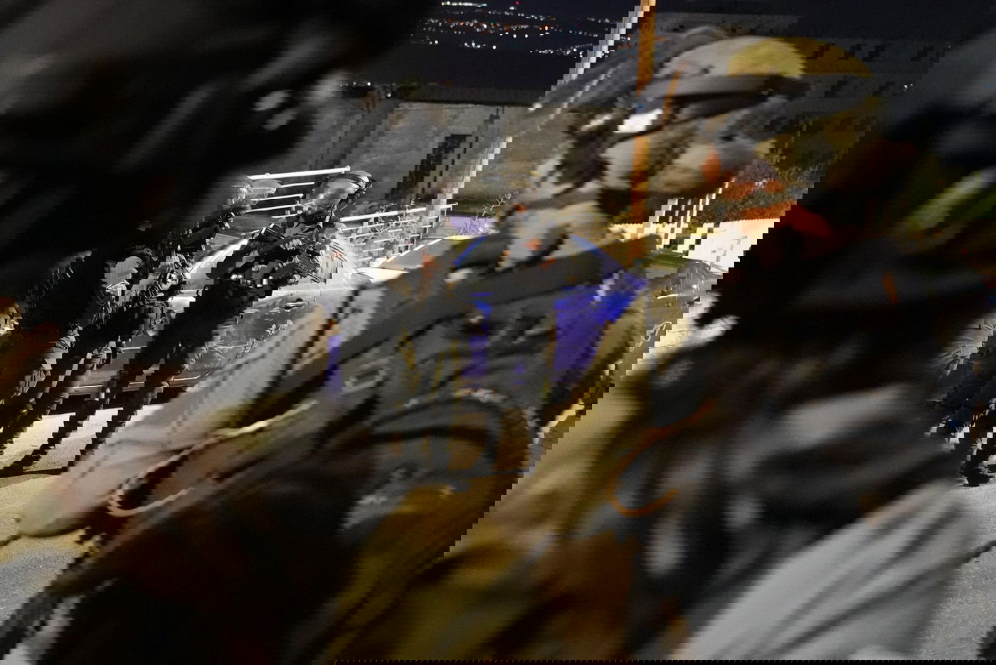 לוחמי מג"ב במבצע חריג סמוך לשכונות חרדיות בירושלים | 9 עצורים ומהומות ענק • תיעוד