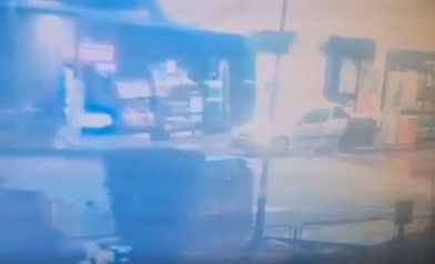 תיעוד: רגע פיצוץ הרכב הראשון בתחנת הדלק בצומת הגוש