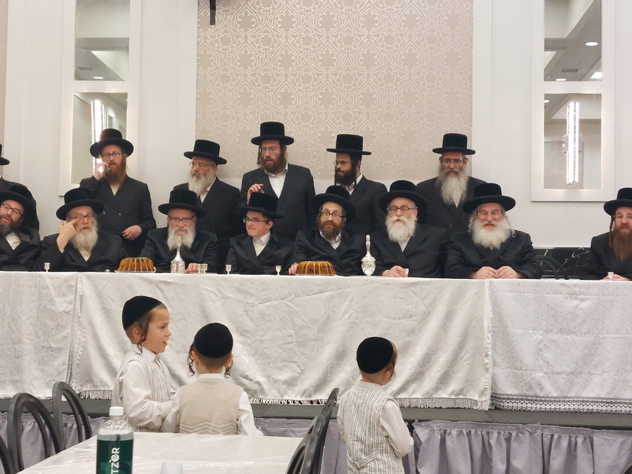 שמחת האירוסין בחצה"ק ראחמיסטריווקא אוקוויין של החתונה הערב