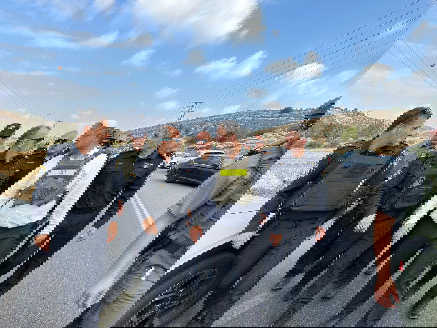 בן גביר בזירת הפיגוע: "המחבלים רוצחים וחיות אדם, לא צריך לשחרר אותם"