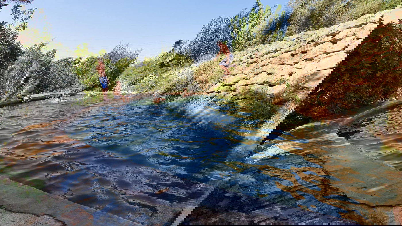 מעיין עין לבן