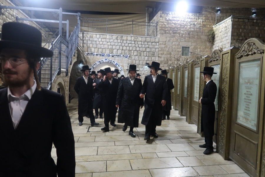 הגה"צ אב"ד ויז'ניץ אלעד במירון