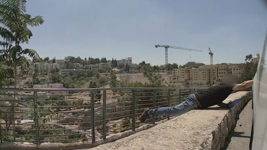 הערבי מפנצ'ר את הרכבים