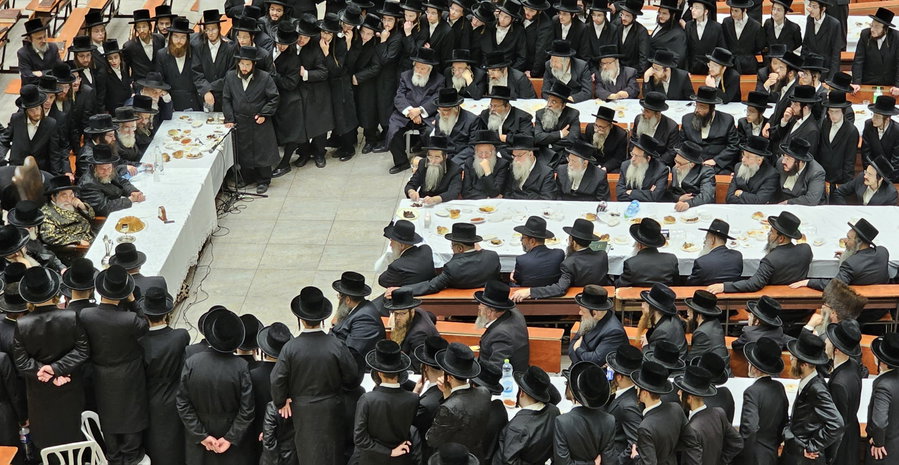 האדמו"ר מויז'ניץ בטיש הילולת בעל ה'דמשק אליעזר'