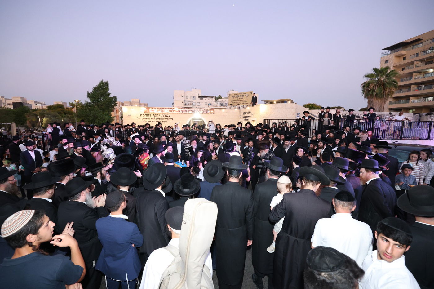 הכנסת ספר תורה לביהמ"ד קרעטשניף קרית גת