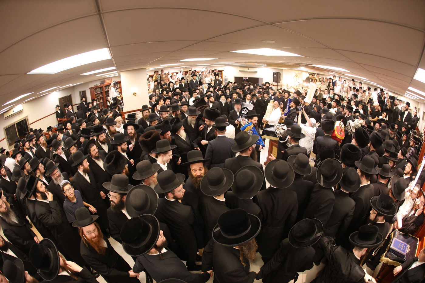 הכנסת ספר תורה לביהמ"ד קרעטשניף קרית גת