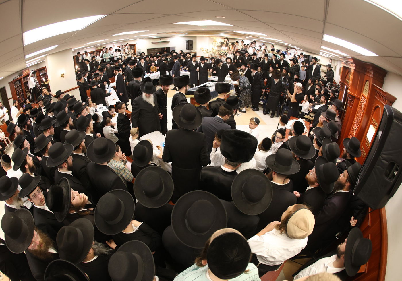 הכנסת ספר תורה לביהמ"ד קרעטשניף קרית גת