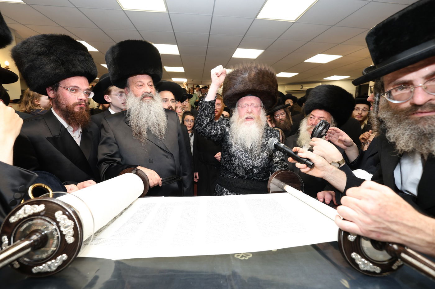 הכנסת ספר תורה לביהמ"ד קרעטשניף קרית גת