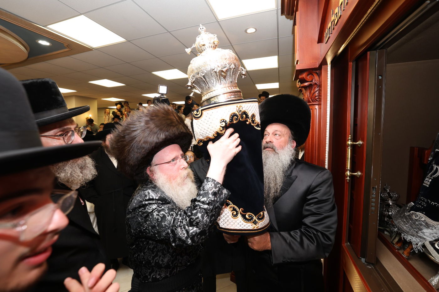 הכנסת ספר תורה לביהמ"ד קרעטשניף קרית גת