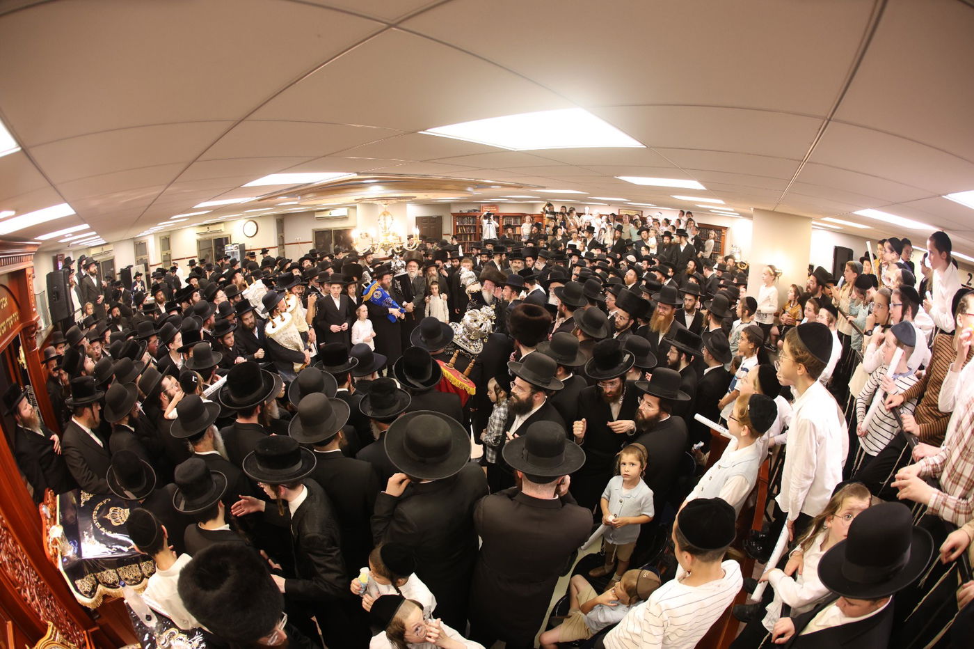 הכנסת ספר תורה לביהמ"ד קרעטשניף קרית גת