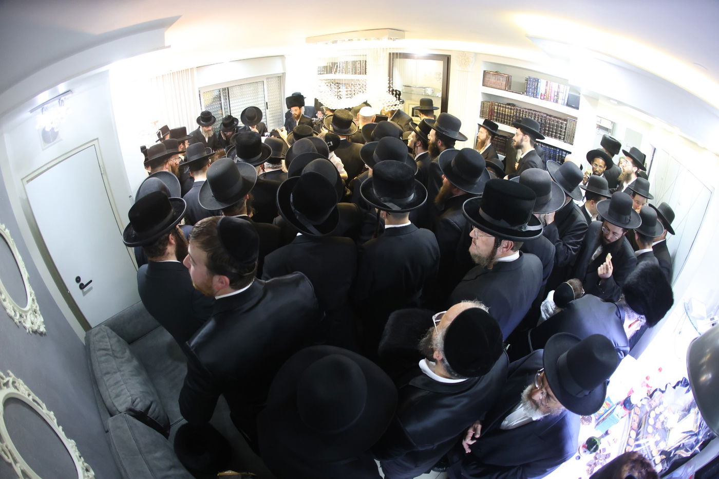 הכנסת ספר תורה לביהמ"ד קרעטשניף קרית גת