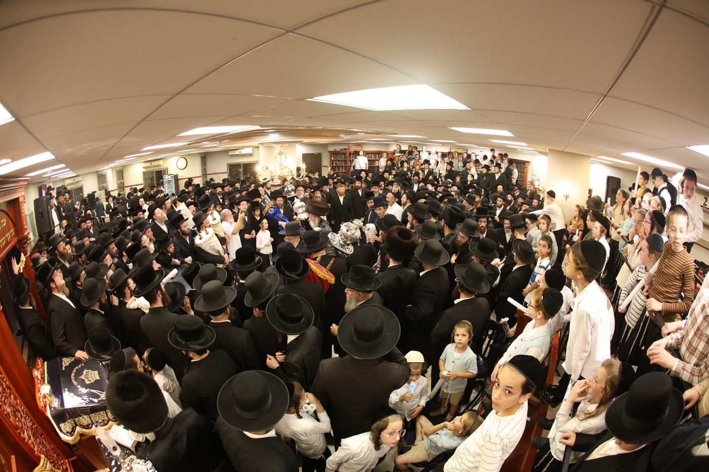 הכנסת ספר תורה לביהמ"ד קרעטשניף קרית גת