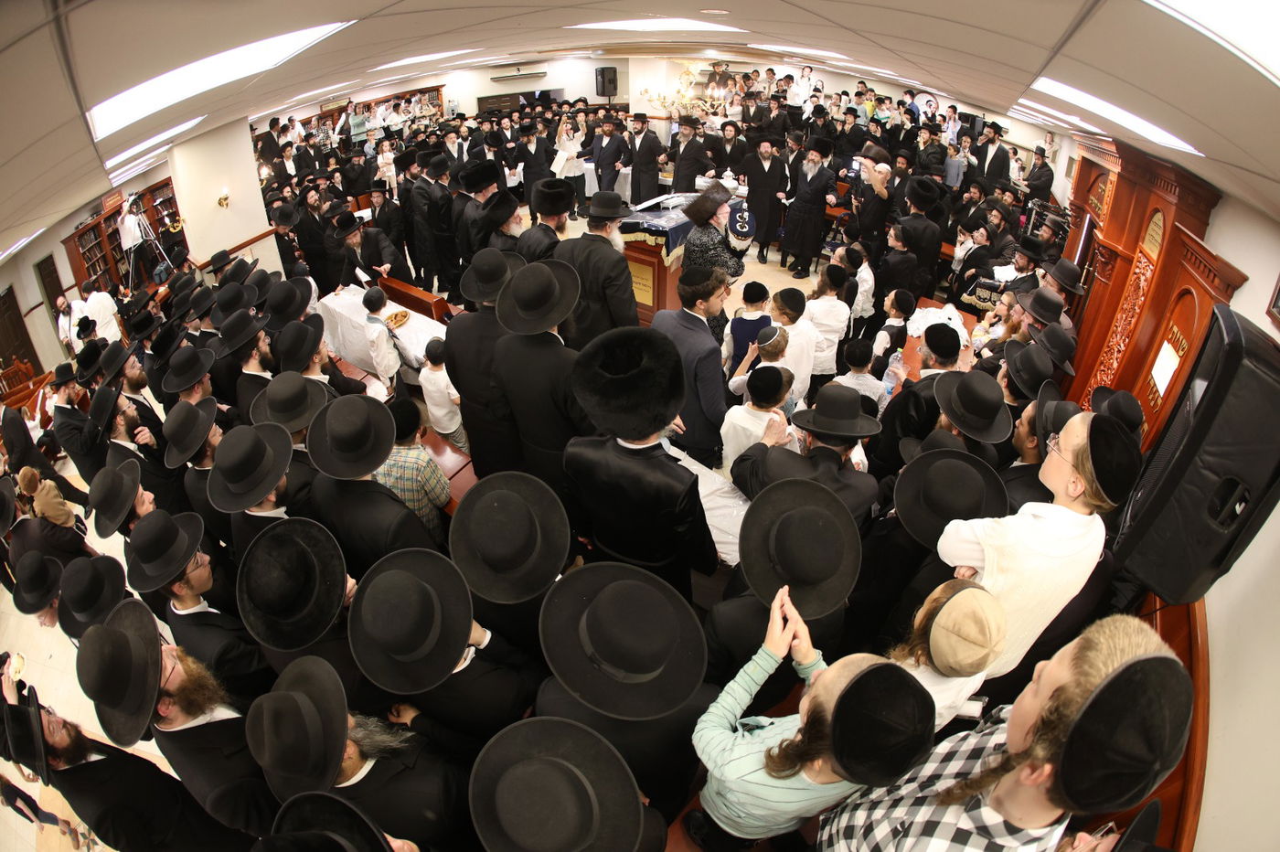 הכנסת ספר תורה לביהמ"ד קרעטשניף קרית גת