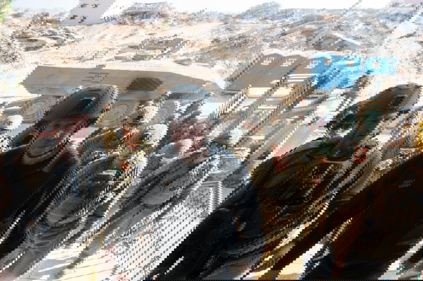 שר הביטחון נכנס לעזה: "האחים סינוואר יעשו את הטעות - ונגיע אליהם"